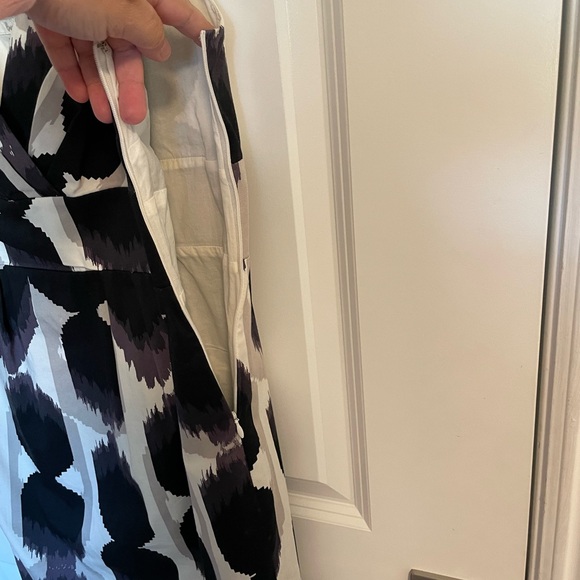 Boden- Black & White pattern dress, Size US 10 - Picture 4 of 7